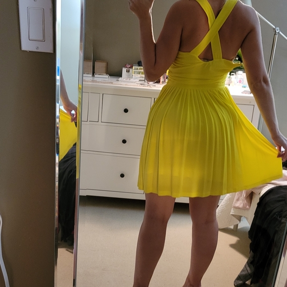 BEBE yellow dress Size Small - Picture 8 of 13